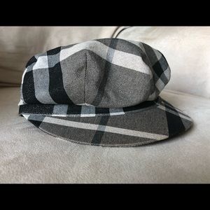 Burberry newsboy hat
